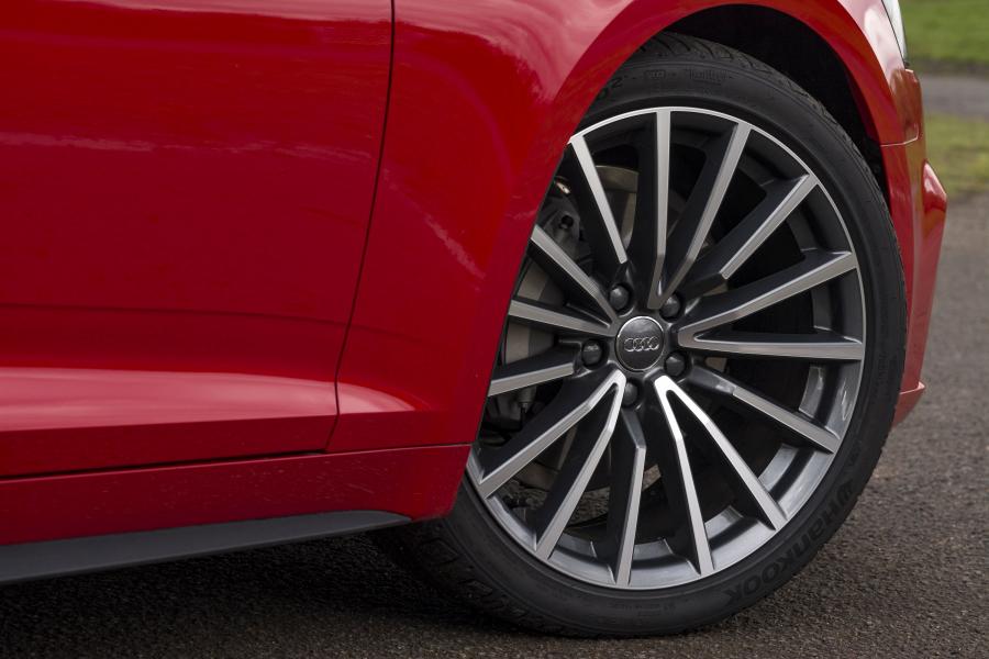 Колеса Audi A5 Cabriolet 2.0 TDI S-Line 2017 года  (UK) (фото 33 из 40)